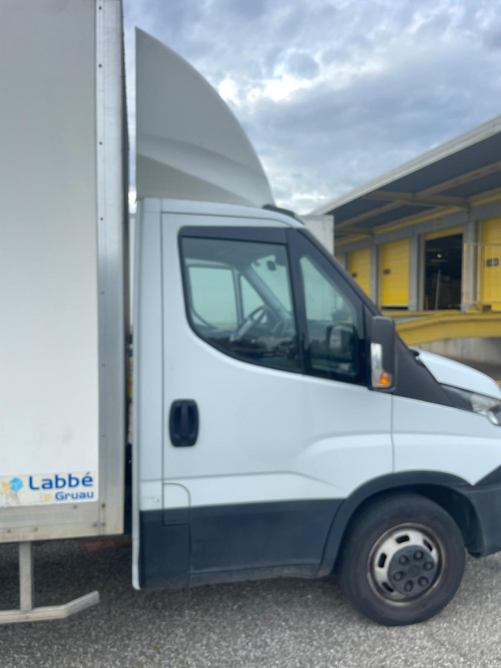 IVECO Dailly 35c16 - Фургон с закрытым кузовом: фото 2 IVECO Dailly 35c16 - Фургон с закрытым кузовом: фото 2