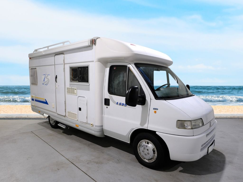 Полуинтегрированный автодом Bürstner T 595/Festbett/Markise/AHK/Fahrradträger: фото 1