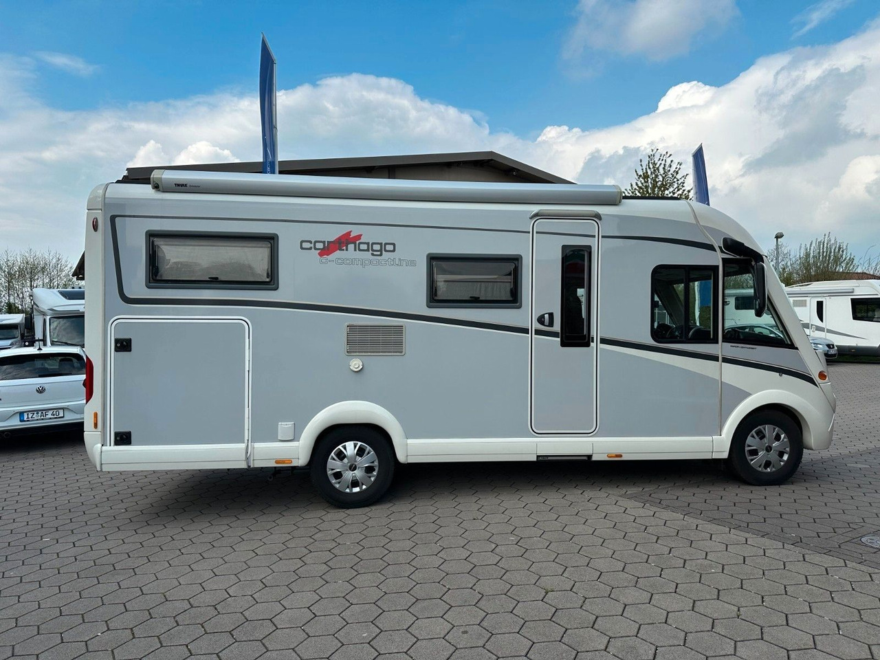 Carthago Compact-Line I 143/1.Hand/Einzelbetten+Hubbett - Интегрированный автодом: фото 3 Carthago Compact-Line I 143/1.Hand/Einzelbetten+Hubbett - Интегрированный автодом: фото 3