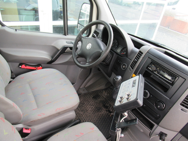 Фото интерьера 2: Малотоннажный бортовой грузовик Epoke VIRTUS City Sprayer + Volkswagen Crafter 35 2.5TDI 100KW Natzout Strooier