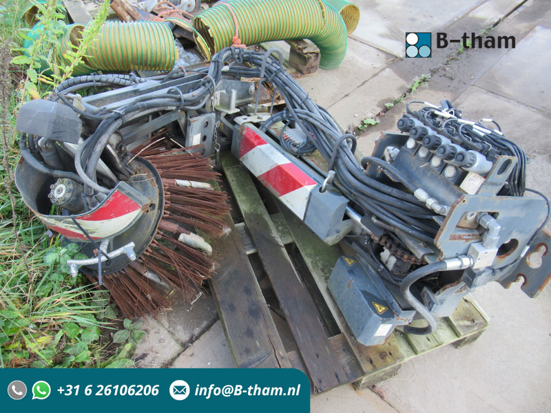 Schmidt CleanGo 3e Borstel arm - Подметально-уборочная машина: фото 1 Schmidt CleanGo 3e Borstel arm - Подметально-уборочная машина: фото 1