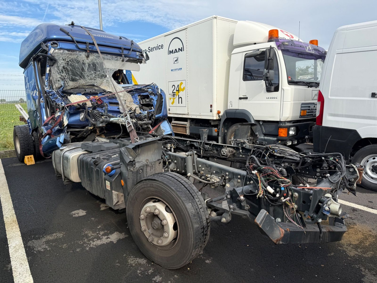 Iveco Eurocargo 110EL250 Unfallchassis - Автовоз: фото 2 Iveco Eurocargo 110EL250 Unfallchassis - Автовоз: фото 2