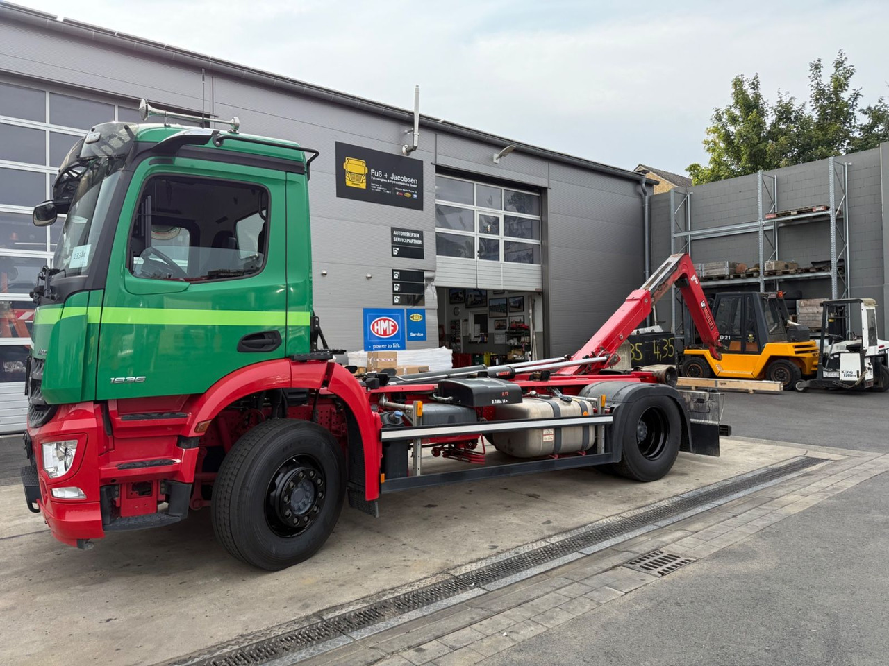 Mercedes-Benz Arocs 1836/10,7L/Hiab Ultima 14S/4x2/Autom./Top - Крюковой мультилифт: фото 3 Mercedes-Benz Arocs 1836/10,7L/Hiab Ultima 14S/4x2/Autom./Top - Крюковой мультилифт: фото 3