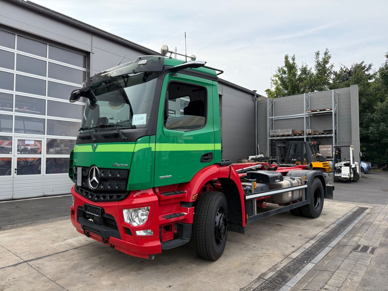 Mercedes-Benz Arocs 1836/10,7L/Hiab Ultima 14S/4x2/Autom./Top - Крюковой мультилифт: фото 1 Mercedes-Benz Arocs 1836/10,7L/Hiab Ultima 14S/4x2/Autom./Top - Крюковой мультилифт: фото 1