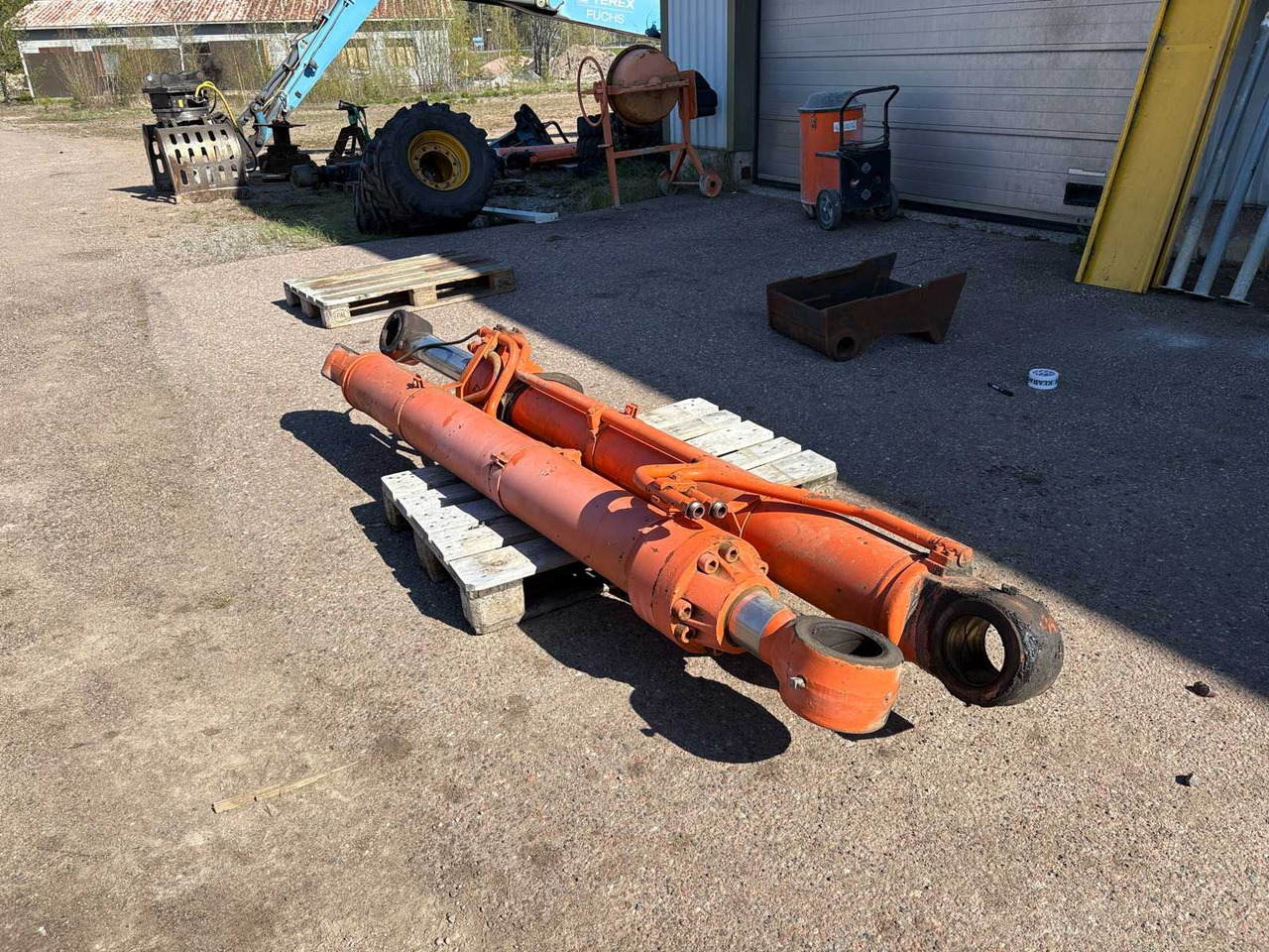 Hitachi ZX650 LHC Boom Cylinders 2 pcs - Гидравлический цилиндр для Экскаваторов: фото 3 Hitachi ZX650 LHC Boom Cylinders 2 pcs - Гидравлический цилиндр для Экскаваторов: фото 3