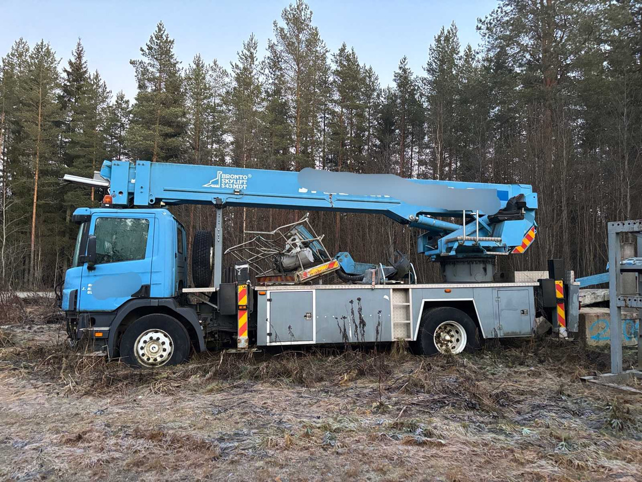 Scania P94 truck and Bronto Skylift telescopic crane - Автоманипулятор: фото 2 Scania P94 truck and Bronto Skylift telescopic crane - Автоманипулятор: фото 2