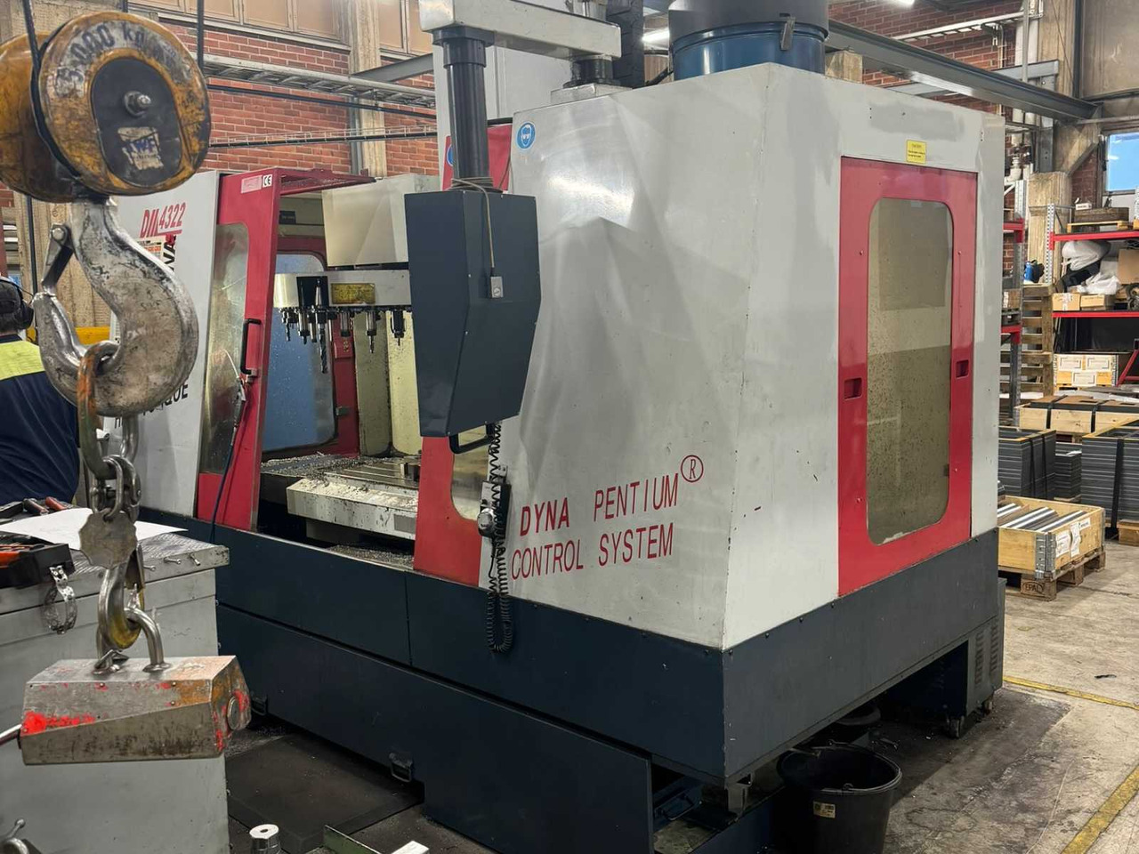 Vertical machining center Dyna DM 4322 - Металлообрабатывающий станок: фото 1 Vertical machining center Dyna DM 4322 - Металлообрабатывающий станок: фото 1