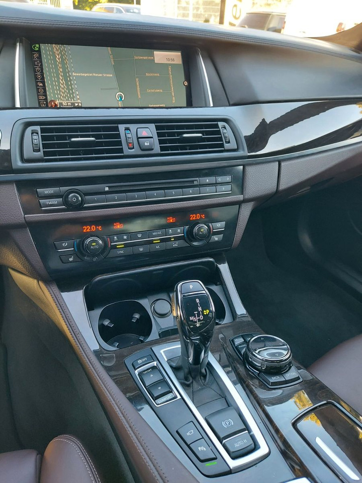 Седан BMW 550i Limousine Autom. M-Sport HUD Glasdach H&K: фото 16