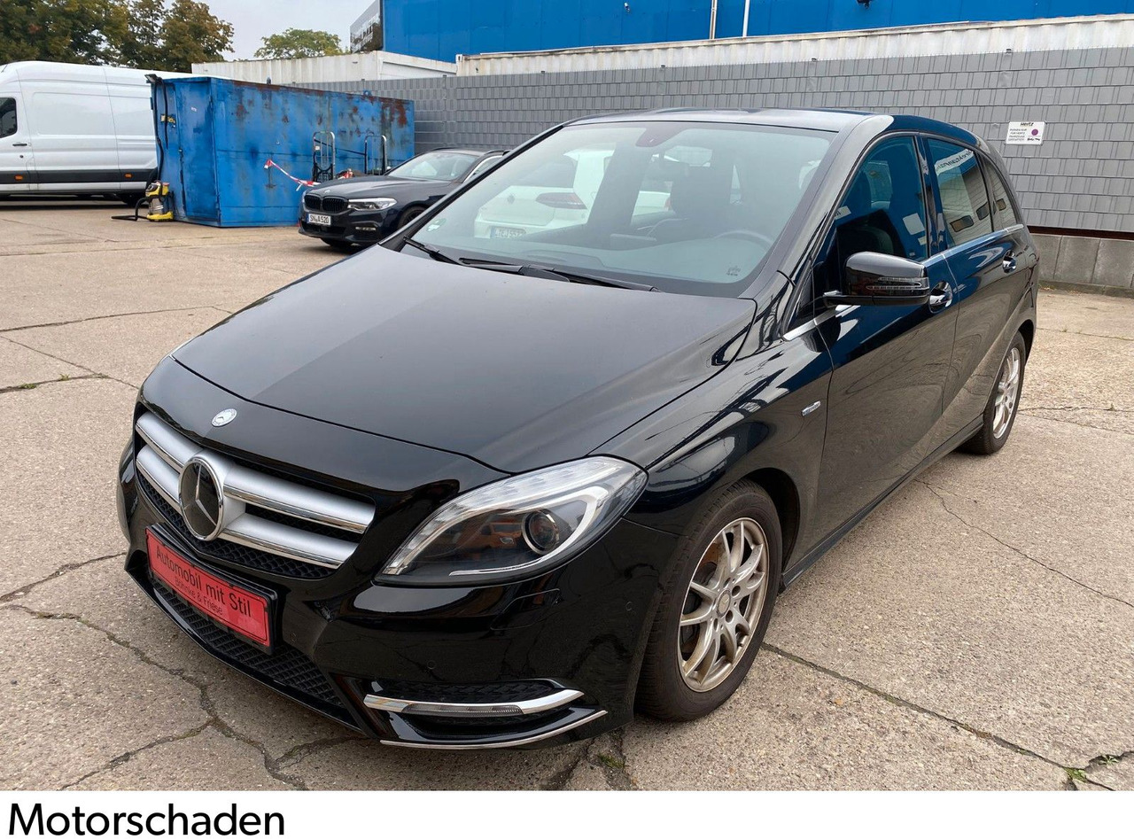 Mercedes-Benz B 180 B -Klasse B 180 Autom. Xenon Navi - Седан: фото 1 Mercedes-Benz B 180 B -Klasse B 180 Autom. Xenon Navi - Седан: фото 1