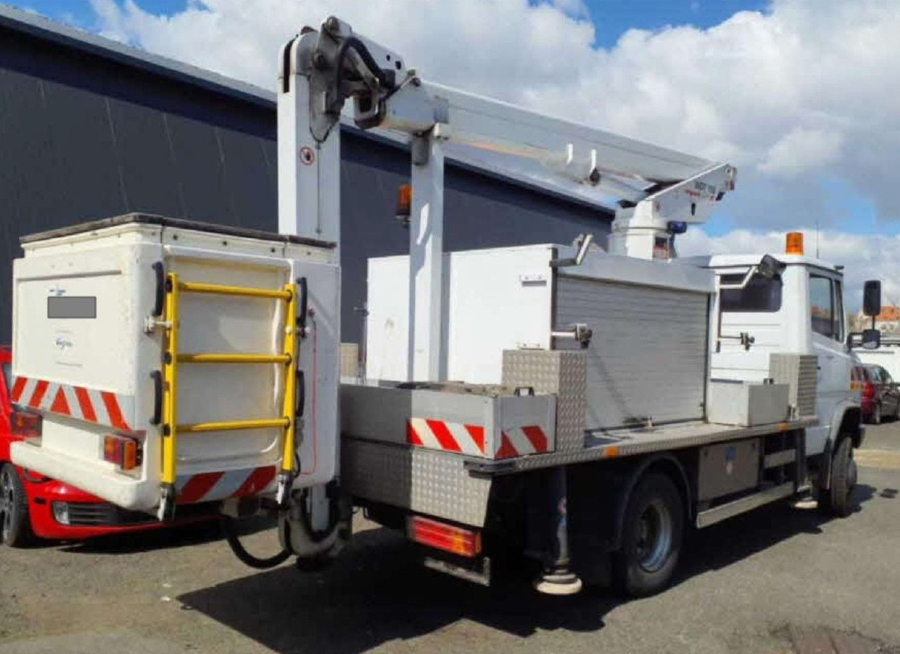 Mercedes-Benz VARIO 814D HUBARBEITS WUMAG 155T 4X4 ALLRAD - Грузовик с подъемником: фото 3 Mercedes-Benz VARIO 814D HUBARBEITS WUMAG 155T 4X4 ALLRAD - Грузовик с подъемником: фото 3