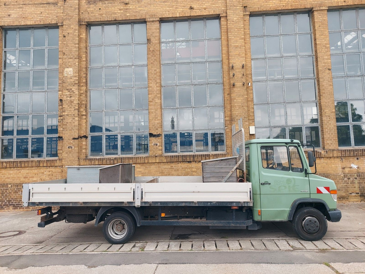 Малотоннажный бортовой грузовик Mercedes-Benz Vario 613D Pritsche lang  extralang: фото 8
