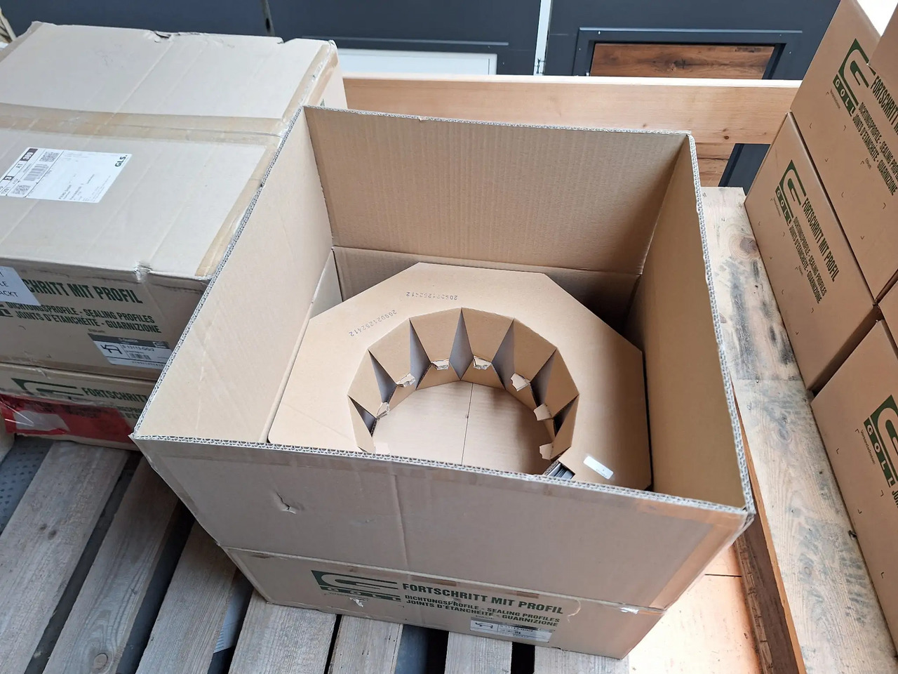 1 Stk. Dichtungsprofil (Goll) - Оборудование для гаражей/ Мастерских: фото 1 1 Stk. Dichtungsprofil (Goll) - Оборудование для гаражей/ Мастерских: фото 1