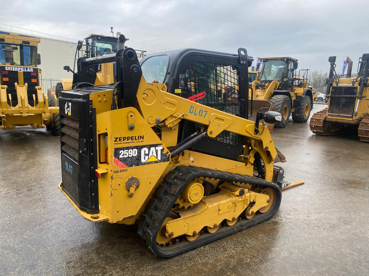 CATERPILLAR 259D - Мини-погрузчик с бортовым поворотом: фото 4 CATERPILLAR 259D - Мини-погрузчик с бортовым поворотом: фото 4