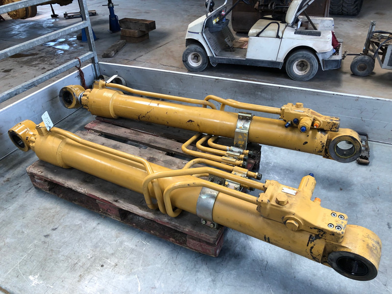 Caterpillar 322B Boomcylinder OEM 1184166 - Гидравлика: фото 1 Caterpillar 322B Boomcylinder OEM 1184166 - Гидравлика: фото 1