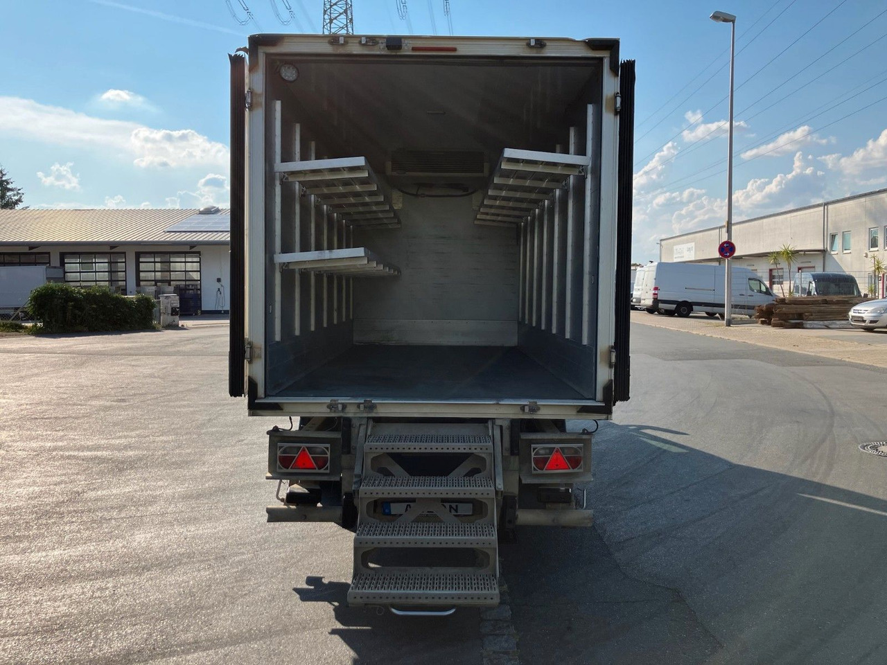 Iveco Daily 35C18 MAXICARGO Kühlkoffer/CARRIER/AC/EU6 Iveco Daily 35C18 MAXICARGO Kühlkoffer/CARRIER/AC/EU6 - Фургон-рефрижератор: фото 5 Iveco Daily 35C18 MAXICARGO Kühlkoffer/CARRIER/AC/EU6 Iveco Daily 35C18 MAXICARGO Kühlkoffer/CARRIER/AC/EU6 - Фургон-рефрижератор: фото 5