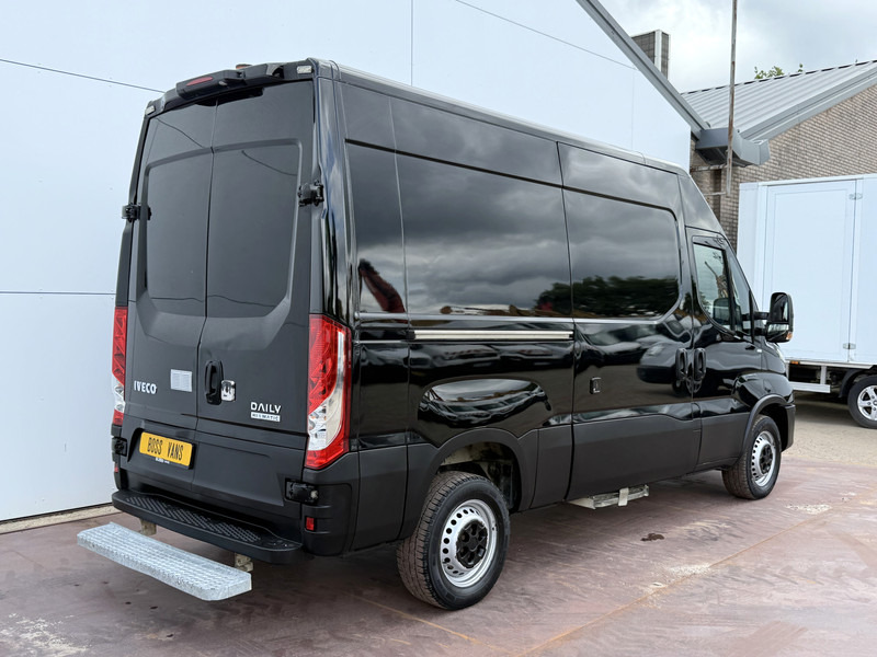 Iveco Daily 35S18 3.0 Automaat L2H2 Adaptieve Cruise Control LED Airco Camera Trekhaak - Цельнометаллический фургон: фото 3 Iveco Daily 35S18 3.0 Automaat L2H2 Adaptieve Cruise Control LED Airco Camera Trekhaak - Цельнометаллический фургон: фото 3