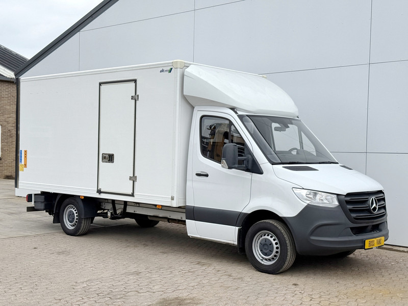 Mercedes-Benz Sprinter 315 1.9 CDI Automaat Laadklep Airco Cruise Control Carplay Bakwagen Meubelbak Koffer - Фургон с закрытым кузовом: фото 4 Mercedes-Benz Sprinter 315 1.9 CDI Automaat Laadklep Airco Cruise Control Carplay Bakwagen Meubelbak Koffer - Фургон с закрытым кузовом: фото 4