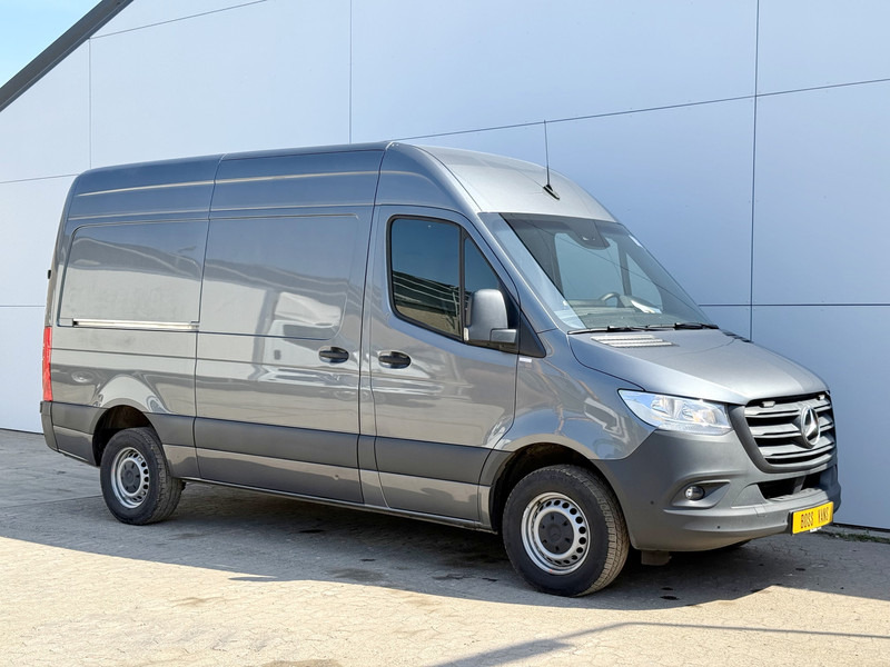 Mercedes-Benz Sprinter 319 1.9 CDI Automaat L2H2 Airco Cruise Control Lane Assist Camera Carplay Dodehoek waarschuwing Parkeersensoren voor achter - Цельнометаллический фургон: фото 4 Mercedes-Benz Sprinter 319 1.9 CDI Automaat L2H2 Airco Cruise Control Lane Assist Camera Carplay Dodehoek waarschuwing Parkeersensoren voor achter - Цельнометаллический фургон: фото 4