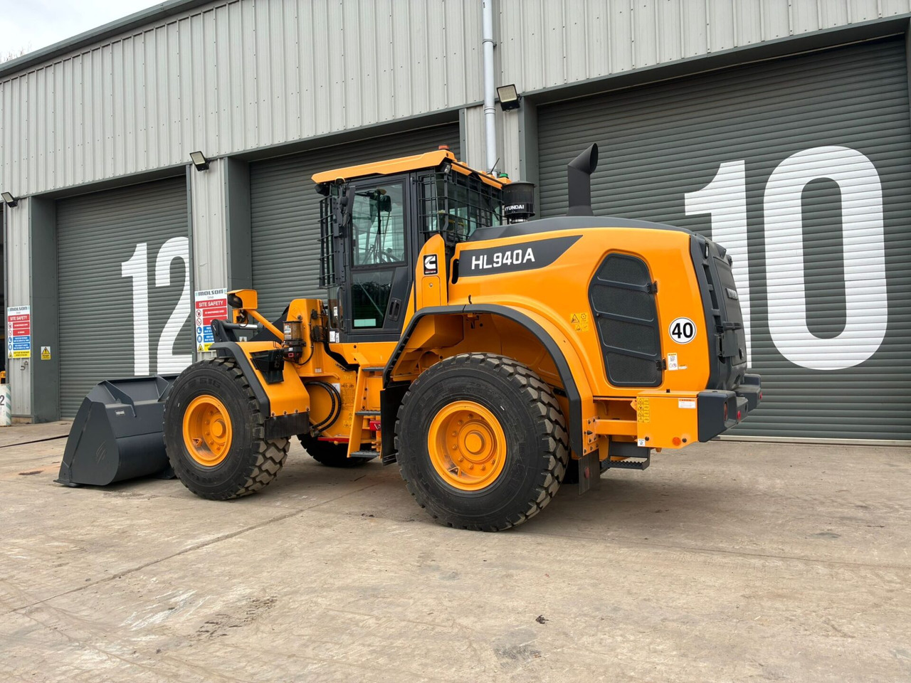 Hyundai HL940A - Колёсный погрузчик: фото 3 Hyundai HL940A - Колёсный погрузчик: фото 3
