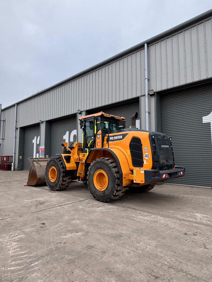 Hyundai HL960A - Колёсный погрузчик: фото 3 Hyundai HL960A - Колёсный погрузчик: фото 3