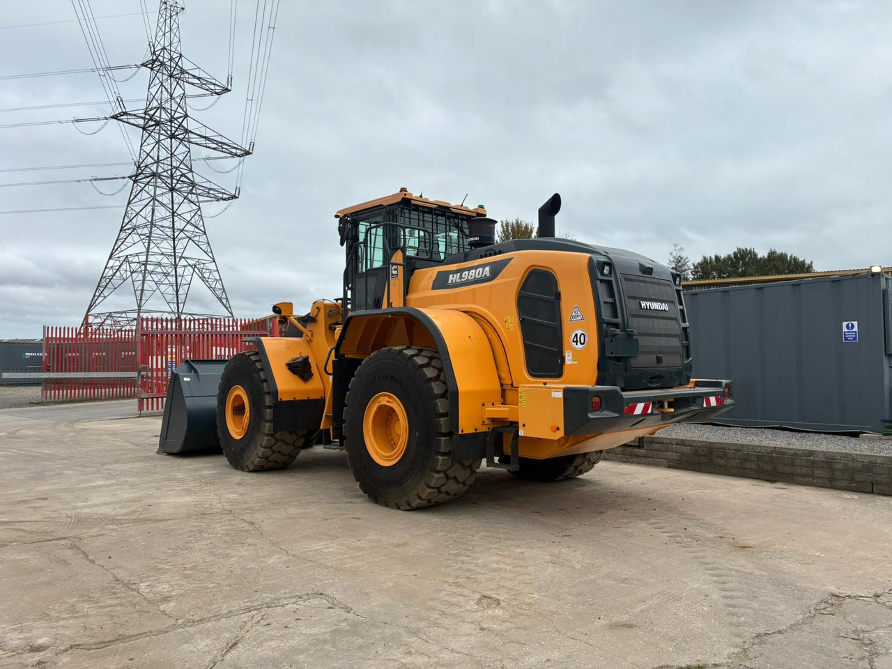 Hyundai HL980A - Колёсный погрузчик: фото 3 Hyundai HL980A - Колёсный погрузчик: фото 3