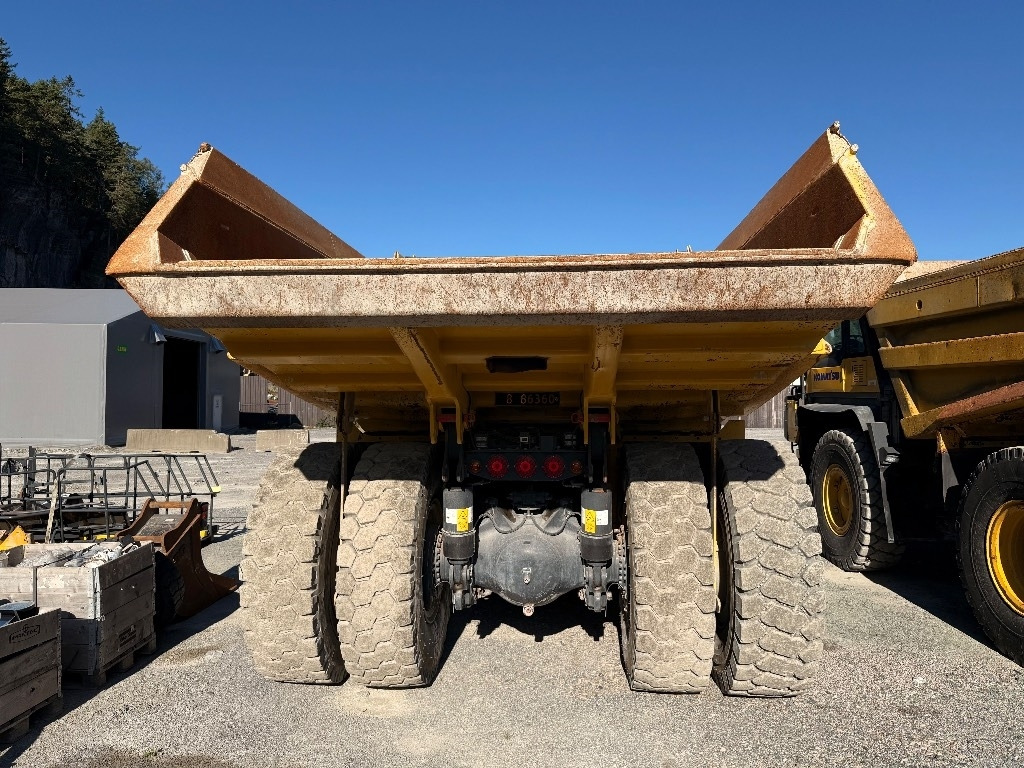 Карьерный самосвал Komatsu HD 405 - 8E0: фото 14
