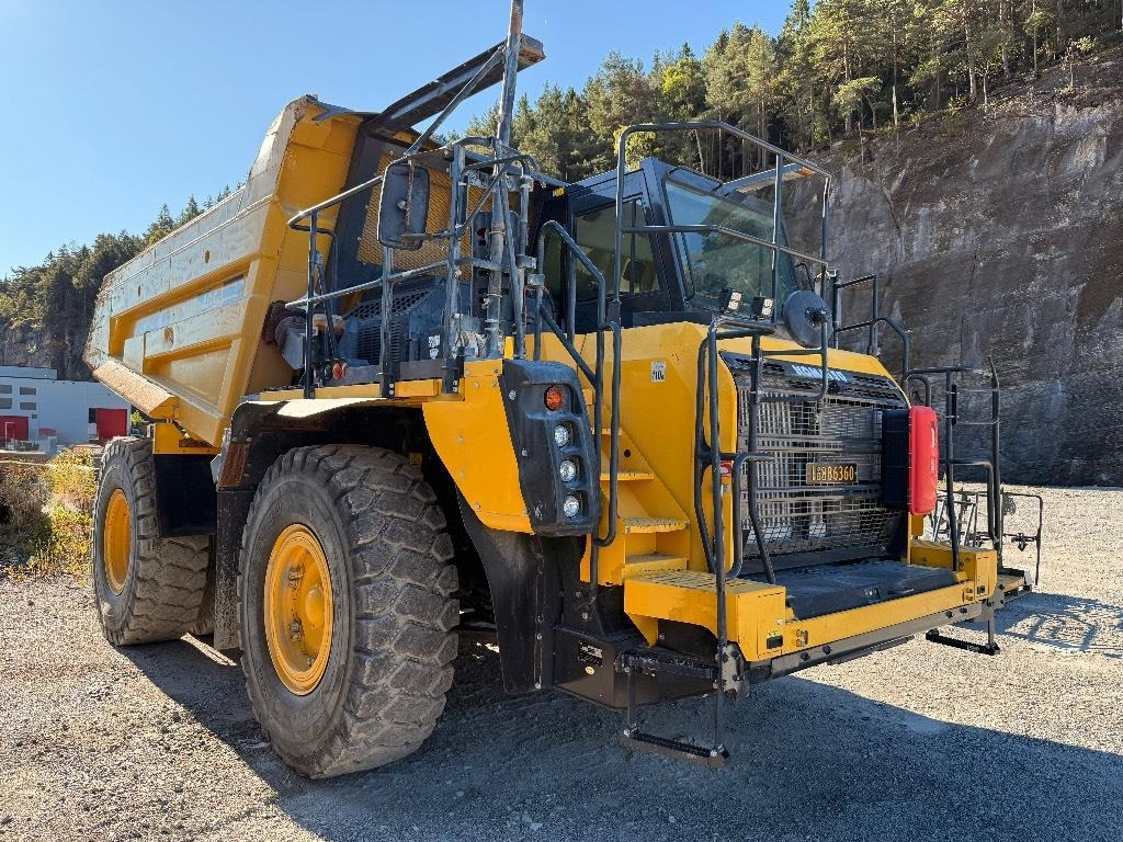 Карьерный самосвал Komatsu HD 405 - 8E0: фото 7