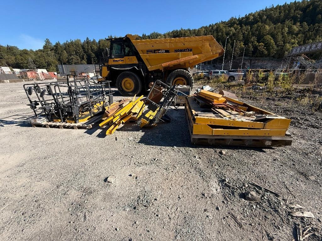 Карьерный самосвал Komatsu HD 405 - 8E0: фото 17