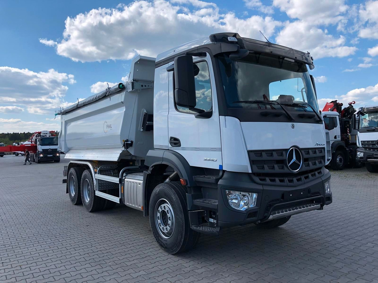 Mercedes-Benz AROCS 3340 6x4 FML KIPPPER HARDOX - Самосвал: фото 1 Mercedes-Benz AROCS 3340 6x4 FML KIPPPER HARDOX - Самосвал: фото 1