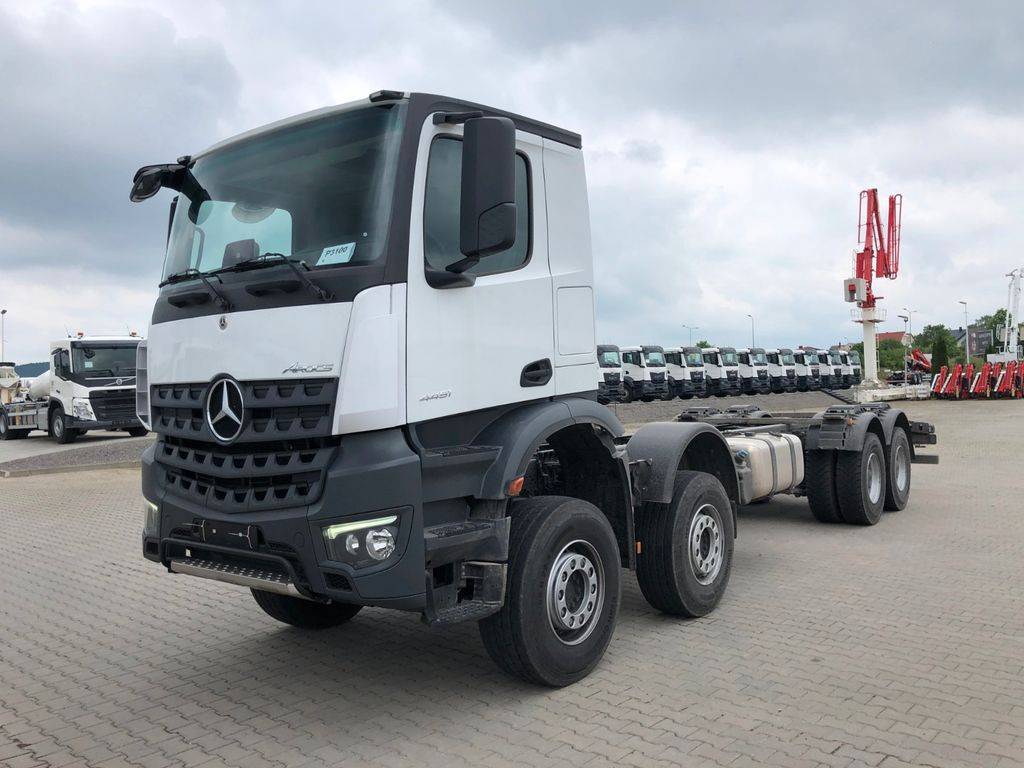 Mercedes-Benz AROCS 4451 - Грузовик-шасси: фото 2 Mercedes-Benz AROCS 4451 - Грузовик-шасси: фото 2