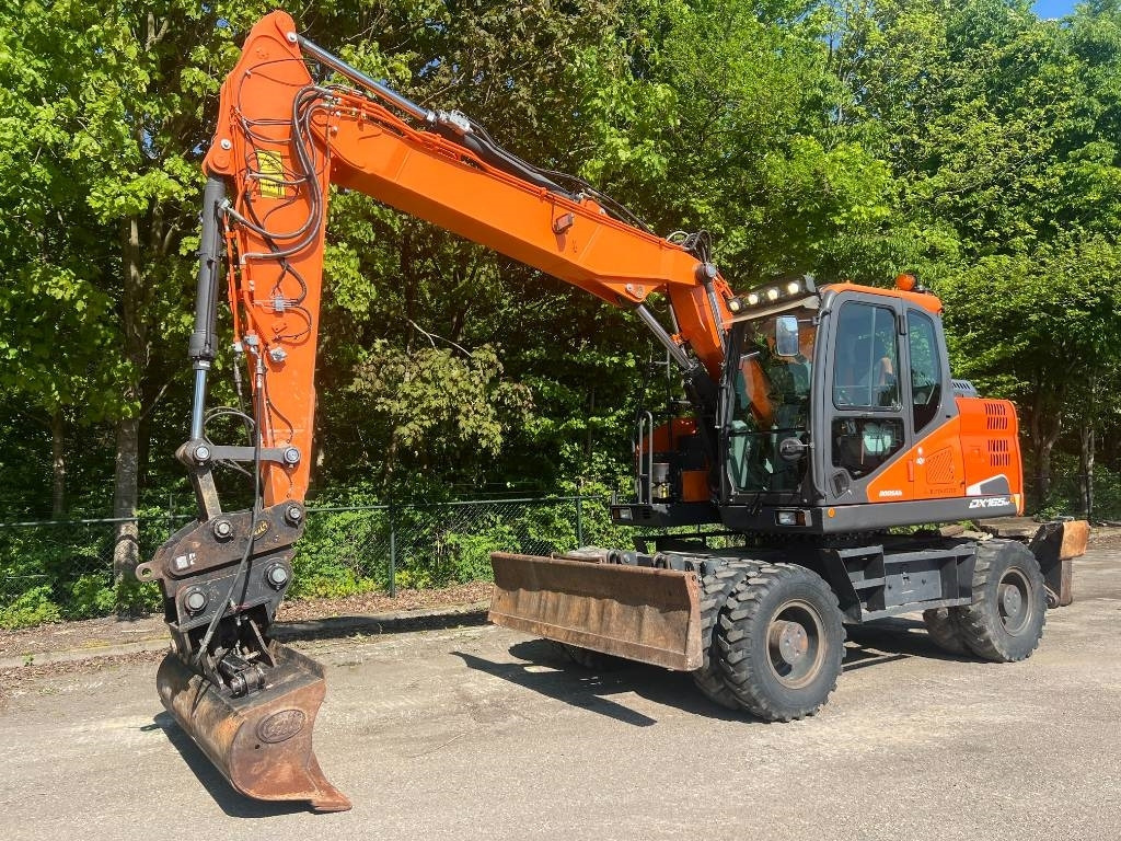 Doosan DX 165 W-5 - Колёсный экскаватор: фото 1 Doosan DX 165 W-5 - Колёсный экскаватор: фото 1