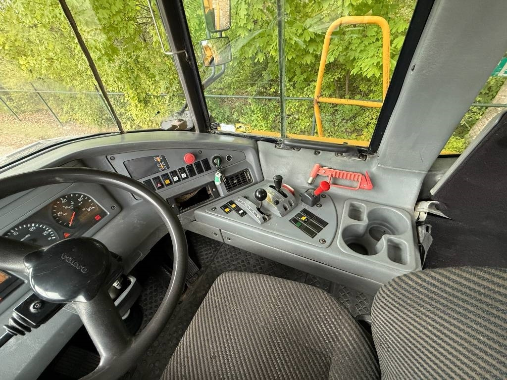 Сочленённый самосвал Volvo A 25 D: фото 9