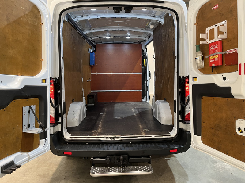 Ford Transit 350 2.0 TDCI L3H2 Trend 130 PK / Euro 6 / 220V / Airco / Cruise Control / Trekhaak / Camera - Цельнометаллический фургон: фото 5 Ford Transit 350 2.0 TDCI L3H2 Trend 130 PK / Euro 6 / 220V / Airco / Cruise Control / Trekhaak / Camera - Цельнометаллический фургон: фото 5