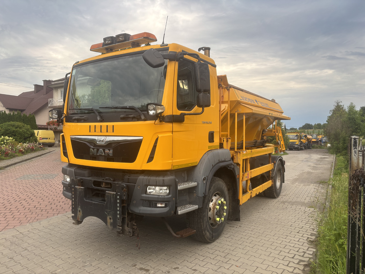 MAN TGM 18.250 4X4BB GRITTER/SPREADER/PLOUGH - Снегоуборочная машина: фото 1 MAN TGM 18.250 4X4BB GRITTER/SPREADER/PLOUGH - Снегоуборочная машина: фото 1