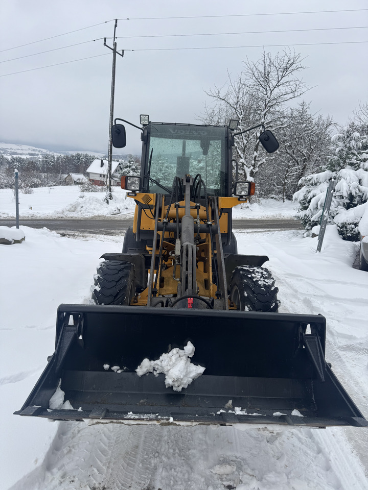 Volvo L20B L20 5t low mth - Колёсный погрузчик: фото 3 Volvo L20B L20 5t low mth - Колёсный погрузчик: фото 3
