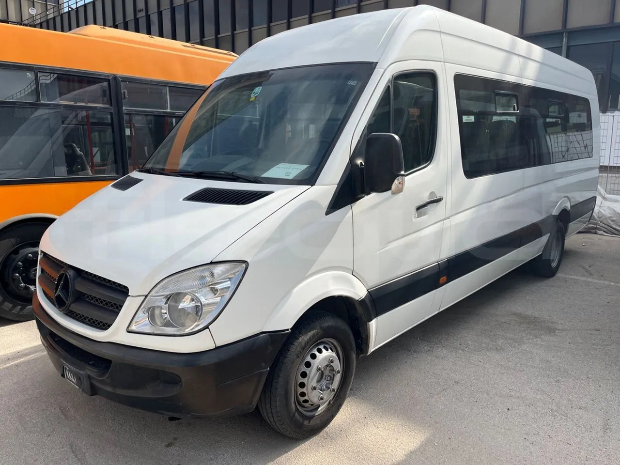 Mercedes-Benz Sprinter - Микроавтобус, Пассажирский фургон: фото 4 Mercedes-Benz Sprinter - Микроавтобус, Пассажирский фургон: фото 4
