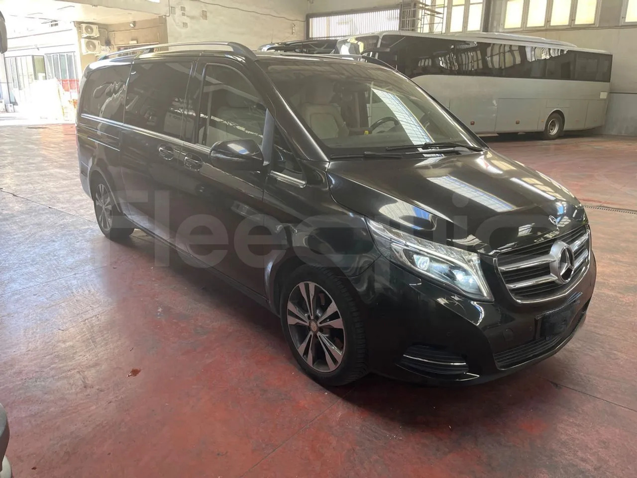 Mercedes-Benz Viano - Микроавтобус, Пассажирский фургон: фото 1 Mercedes-Benz Viano - Микроавтобус, Пассажирский фургон: фото 1