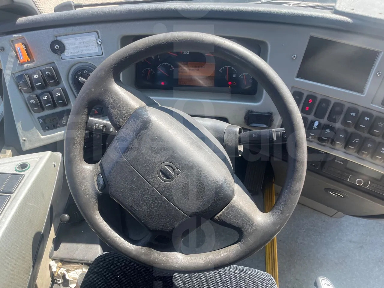 Туристический автобус Volvo B12B: фото 15
