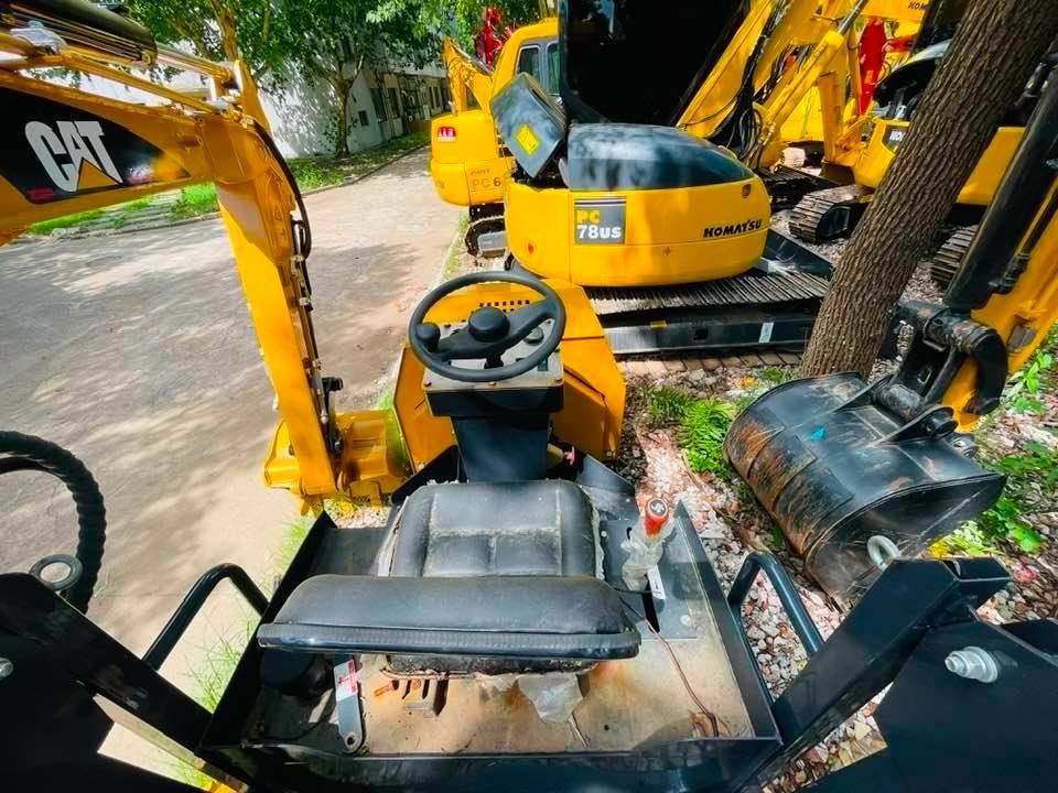 CAT 303 - Мини-экскаватор: фото 4 CAT 303 - Мини-экскаватор: фото 4