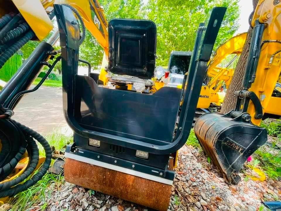 CAT 303 - Мини-экскаватор: фото 1 CAT 303 - Мини-экскаватор: фото 1