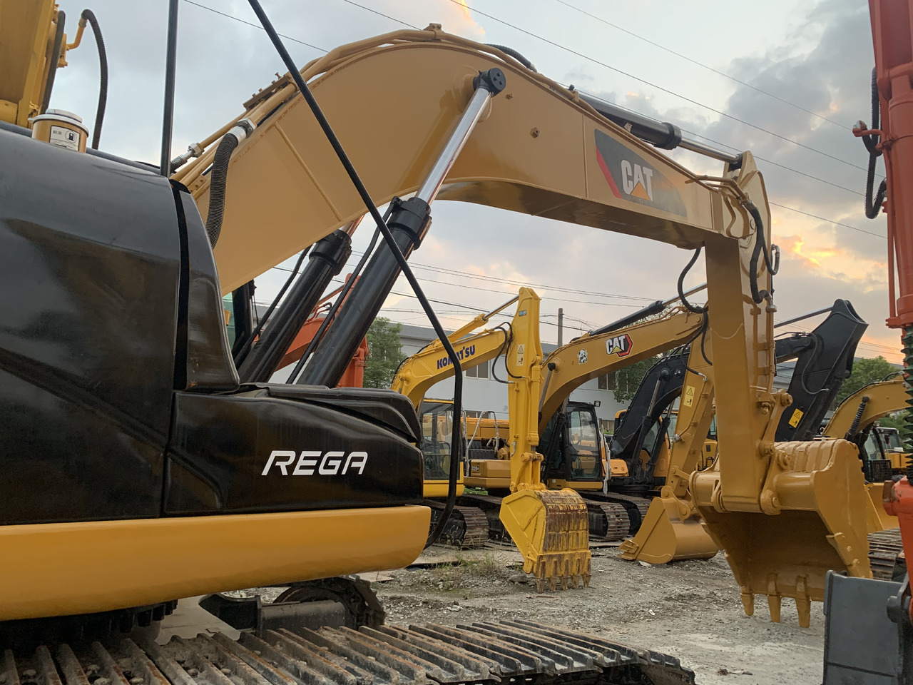 CATERPILLAR 325D - Гусеничный экскаватор: фото 4 CATERPILLAR 325D - Гусеничный экскаватор: фото 4