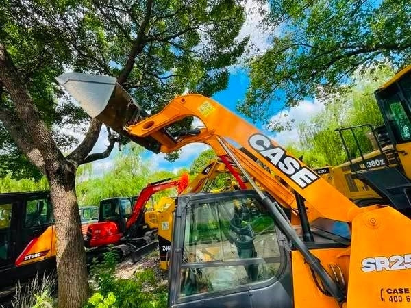 Case SR 250 - Мини-погрузчик с бортовым поворотом: фото 5 Case SR 250 - Мини-погрузчик с бортовым поворотом: фото 5