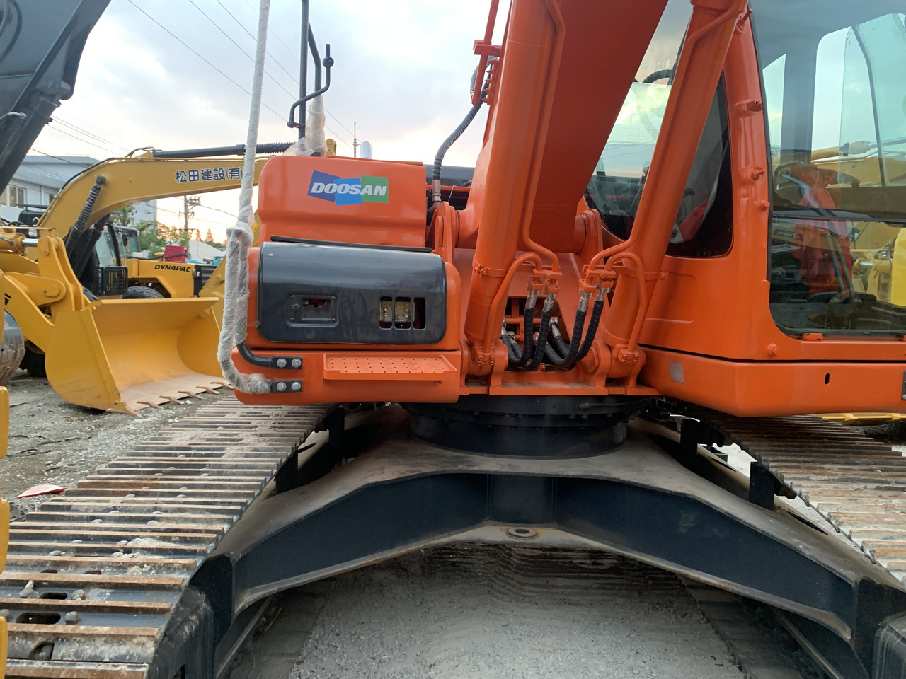DOOSAN DX225LC - Колёсный экскаватор: фото 4 DOOSAN DX225LC - Колёсный экскаватор: фото 4