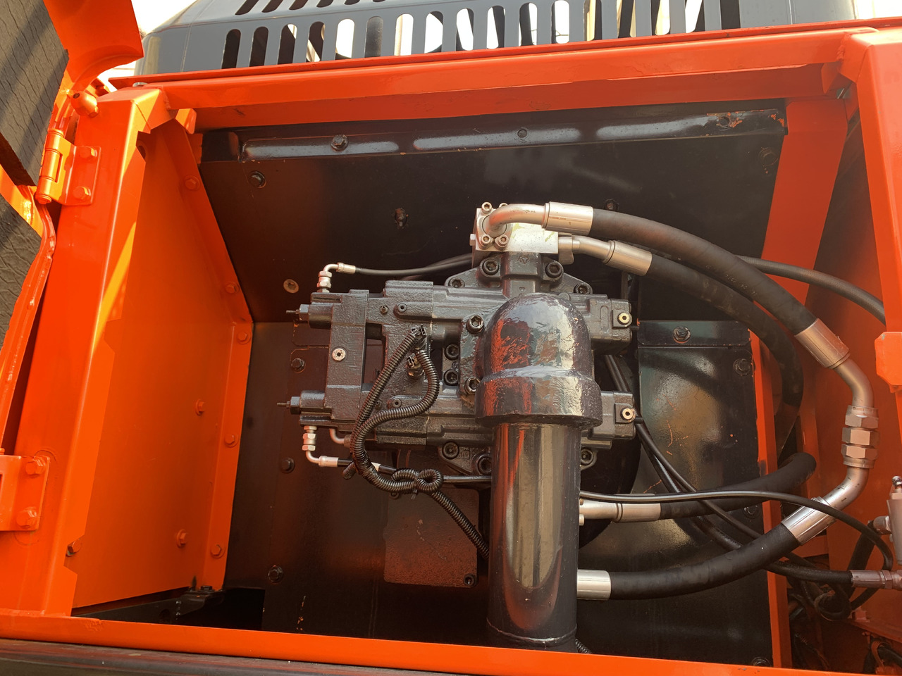 DOOSAN DX340LC - Колёсный экскаватор: фото 4 DOOSAN DX340LC - Колёсный экскаватор: фото 4