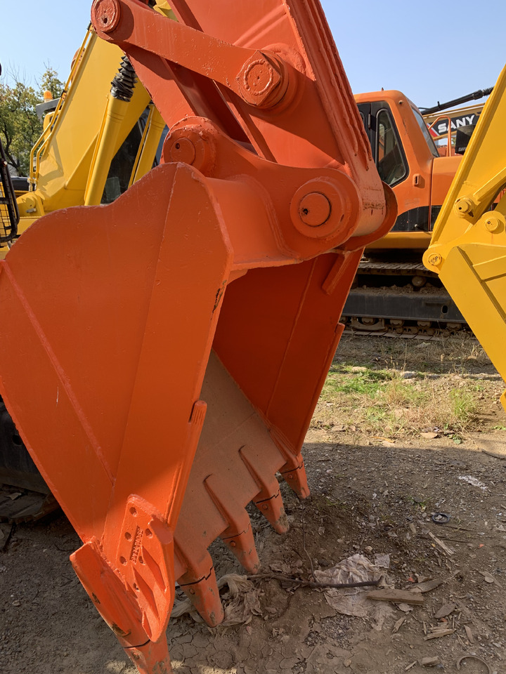 HITACHI ZAXIS240 - Колёсный экскаватор: фото 4 HITACHI ZAXIS240 - Колёсный экскаватор: фото 4