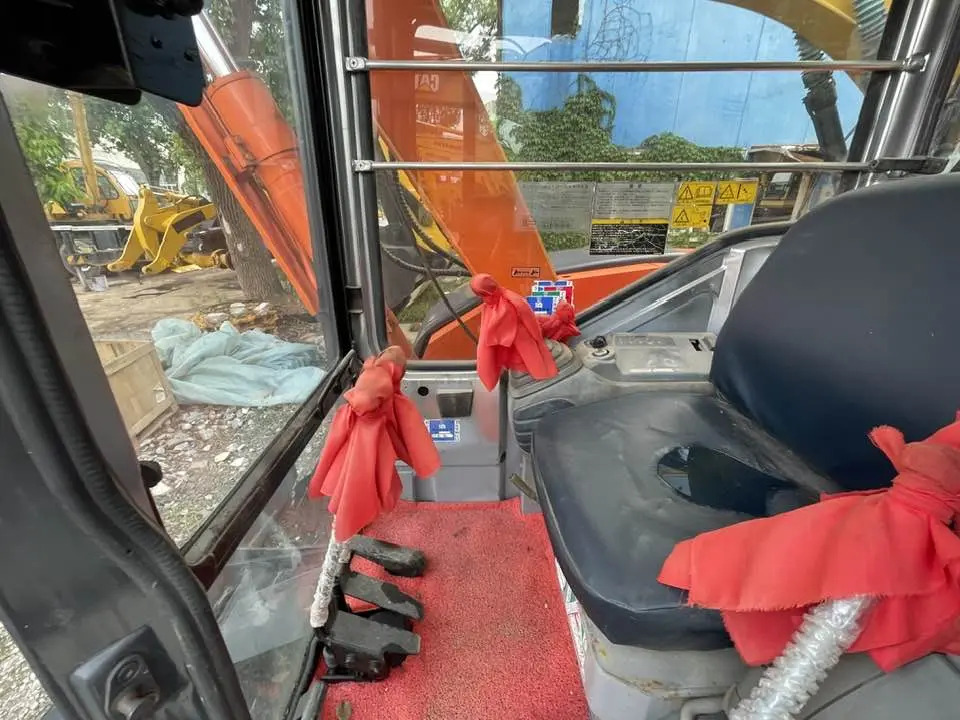 Hitachi ZX75US-7 - Мини-экскаватор: фото 4 Hitachi ZX75US-7 - Мини-экскаватор: фото 4