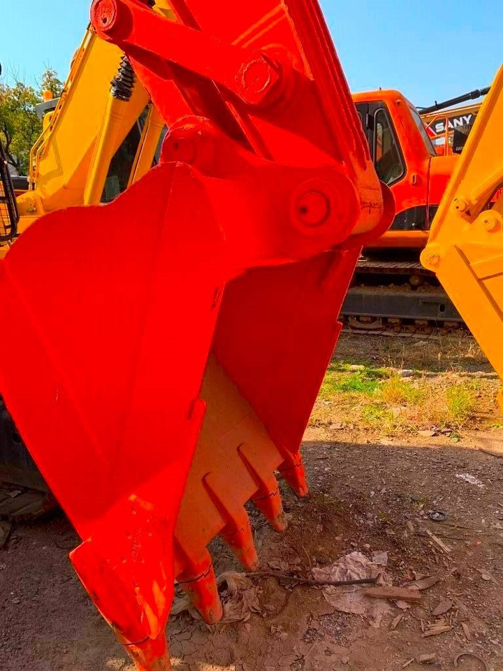 Hitachi Zaxis 240 - Гусеничный экскаватор: фото 4 Hitachi Zaxis 240 - Гусеничный экскаватор: фото 4