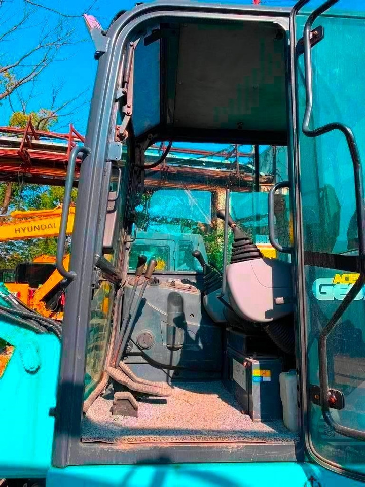 Kobelco SK 60 - Гусеничный экскаватор: фото 3 Kobelco SK 60 - Гусеничный экскаватор: фото 3