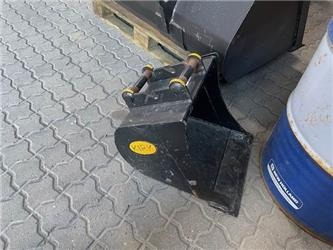 Kirk 12032 40CM - Ковш для Строительной техники: фото 1 Kirk 12032 40CM - Ковш для Строительной техники: фото 1