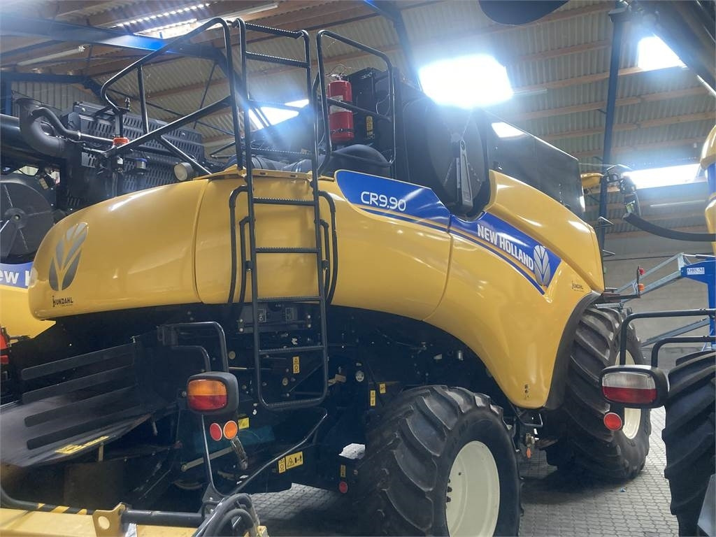 New Holland CR.9.90 SLH - Зерноуборочный комбайн: фото 3 New Holland CR.9.90 SLH - Зерноуборочный комбайн: фото 3